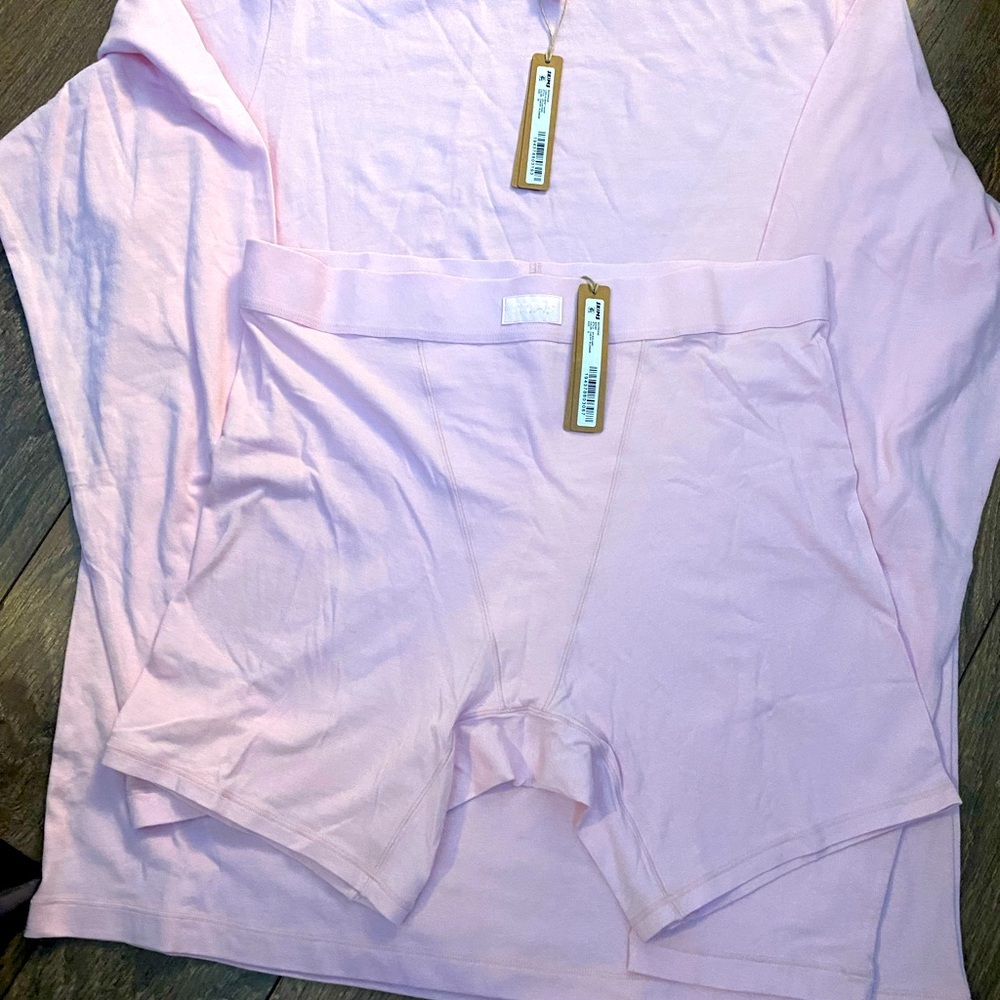 Skim loungewear
